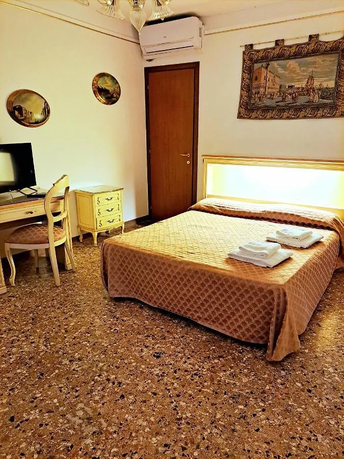 *** Guest house Locanda Ca' Formosa Venice Italy